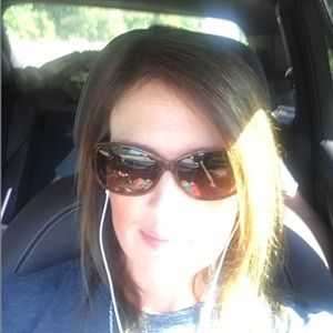 Meet your Posher, April